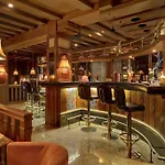Wellnesshotel Hofbraeuhaus 4* בודנמאיס