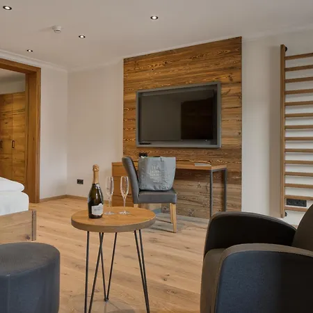 Wellnesshotel Hofbraeuhaus فندق 4*