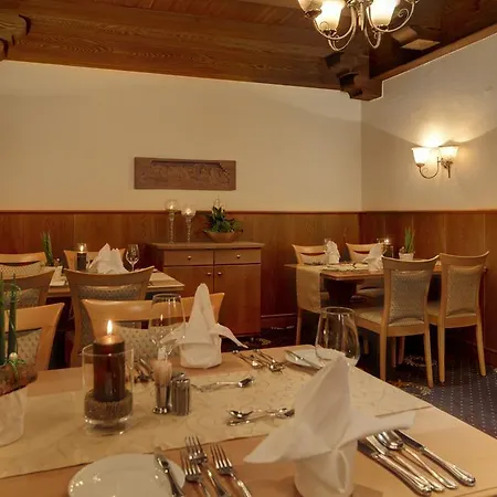 Wellnesshotel Hofbraeuhaus 4* بودنمايس